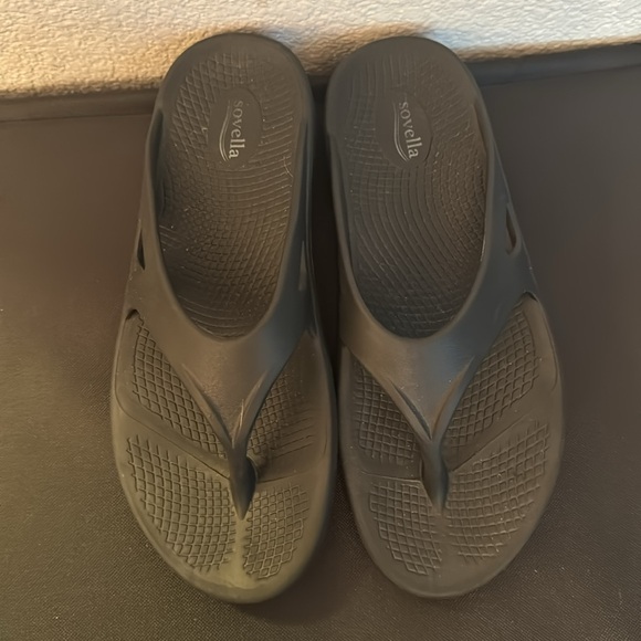 Sovella Women’s PF Thong Black, Size 9 - Picture 2 of 8